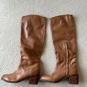 Tan Heeled Boots with Chunky Heel and Rounded Toe